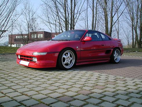Toyota-MR 2