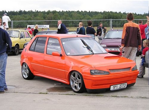 Peugeot205 - 1